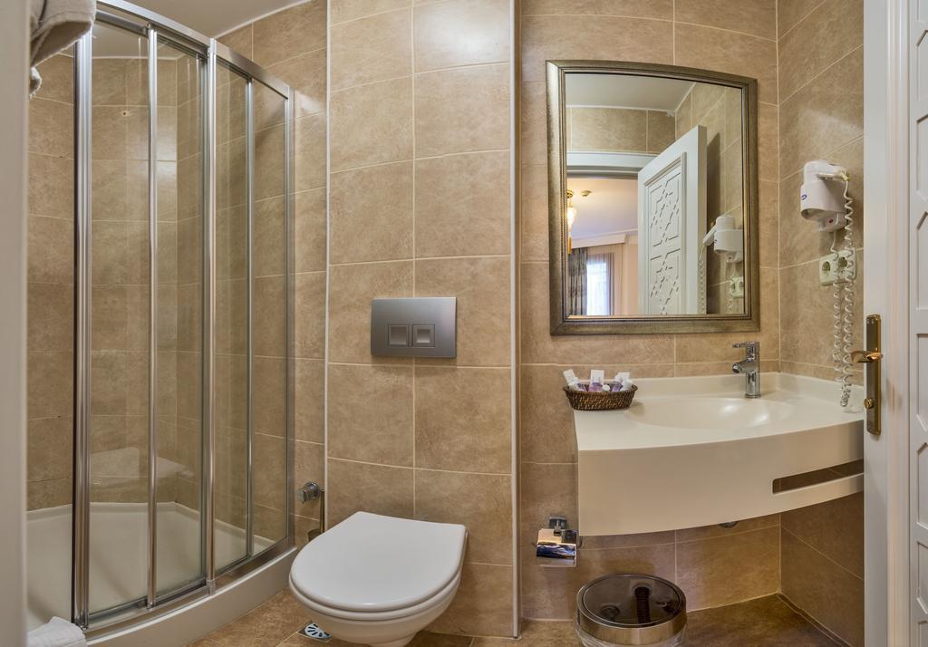 The Empress Theodora Otel